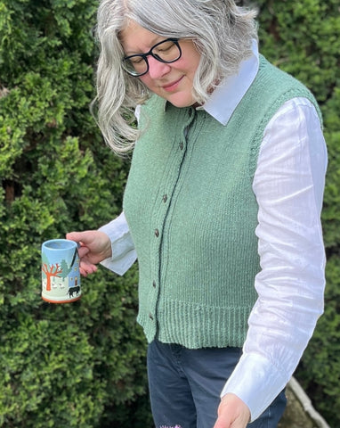 Living your vest life - A knitting vest pattern for DK cashmere or camel