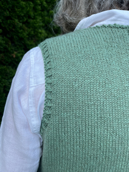 Living your vest life - A knitting vest pattern for DK cashmere or camel