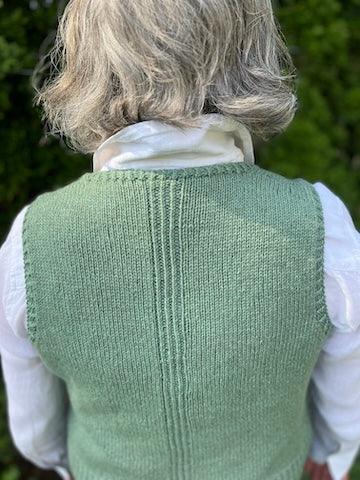 Living your vest life - A knitting vest pattern for DK cashmere or camel
