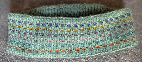 Dapple - A reversible headband to knit in cashmere yarn - KIT